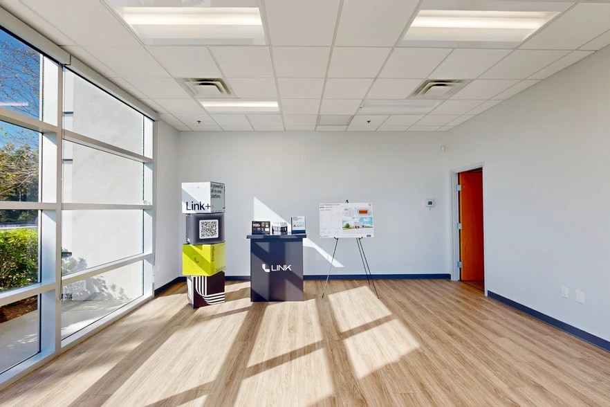 12400 Presidents Ct, Jacksonville, FL for lease - Matterport 3D Scan - Image 3 of 38