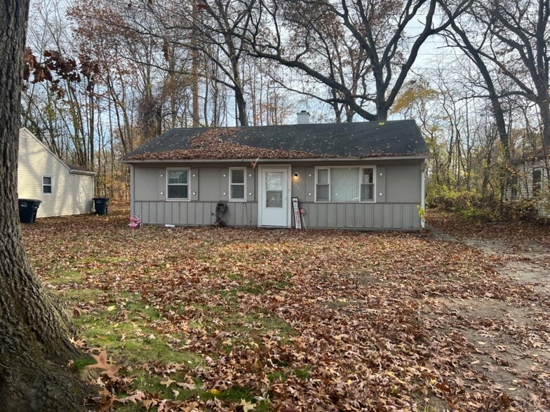 Michigan City Portfolio portfolio of 13 properties for sale on LoopNet.com - Building Photo - Image 2 of 28