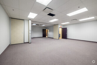 4451-4479 Aut Laval Ouest (A-440), Laval, QC for lease Interior Photo- Image 2 of 2