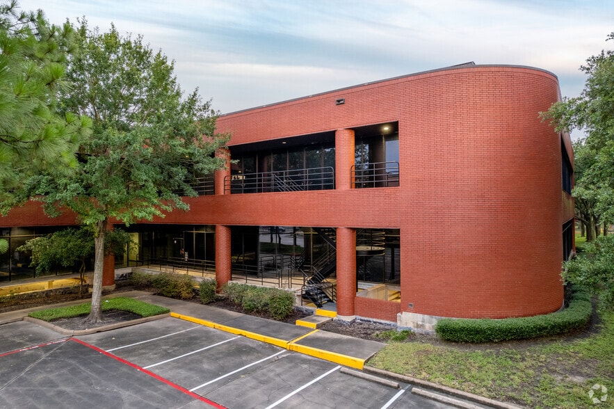600 Gemini St, Houston, TX for lease - Building Photo - Image 3 of 26