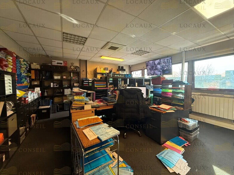 Flex in SAINT-OUEN-L'AUMONE for sale - Interior Photo - Image 3 of 7