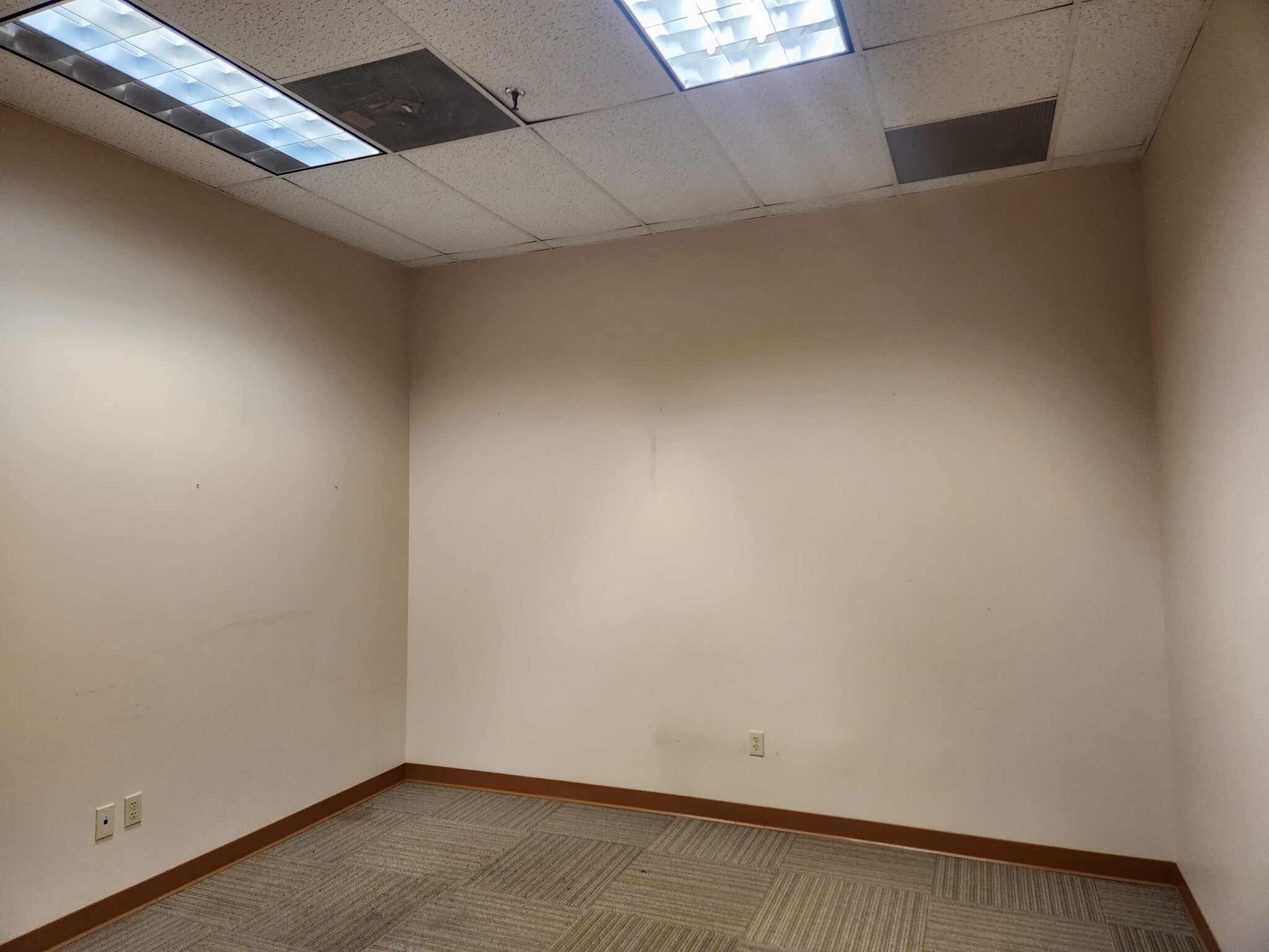 290 Pratt St, Meriden, CT for lease Interior Photo- Image 1 of 1