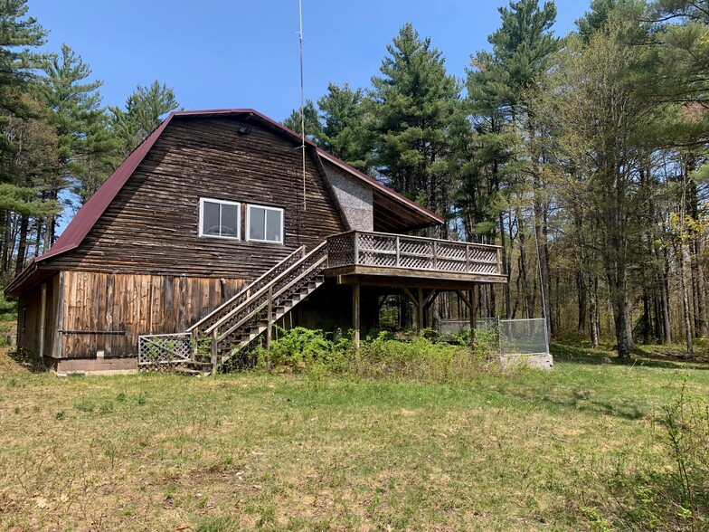 275 Mica Mine Rd, Claremont, NH for sale - Building Photo - Image 2 of 9