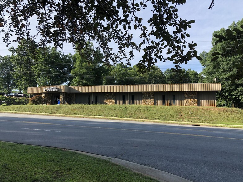 601 Oak St, Forest City, NC for lease - Building Photo - Image 1 of 11