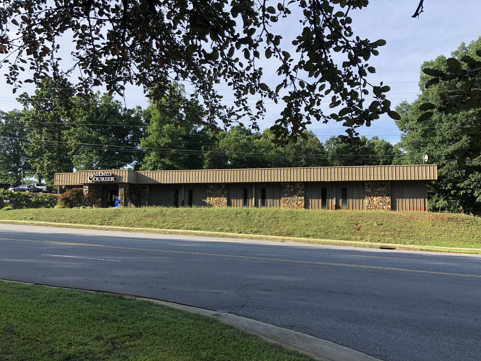 601 Oak St, Forest City, NC for lease Building Photo- Image 1 of 12