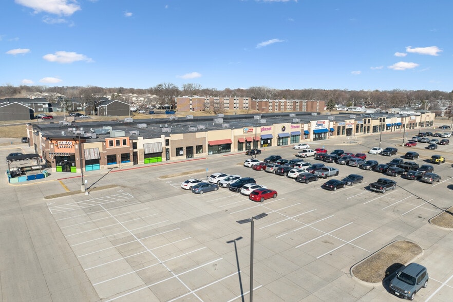 2060 Sovia Dr, Waterloo, IA for lease - Building Photo - Image 1 of 7