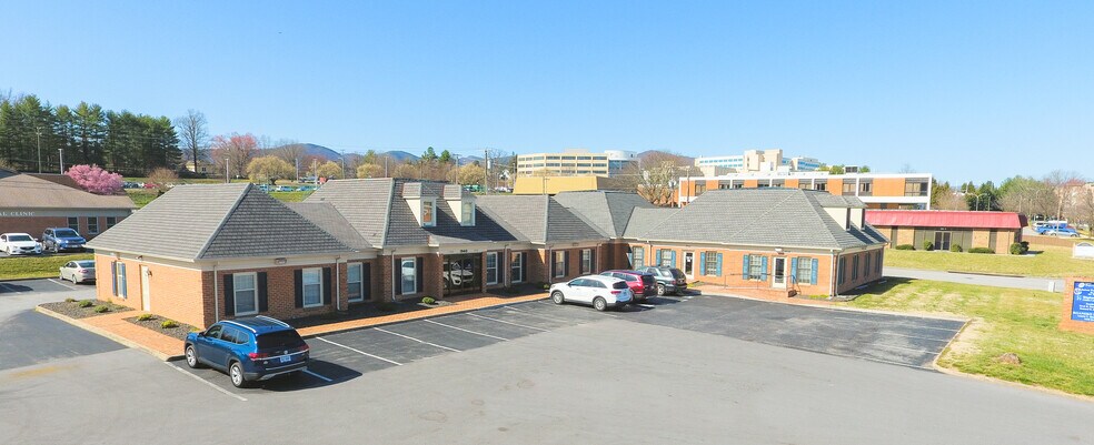 1940 Braeburn Dr, Salem, VA for sale - Building Photo - Image 1 of 1