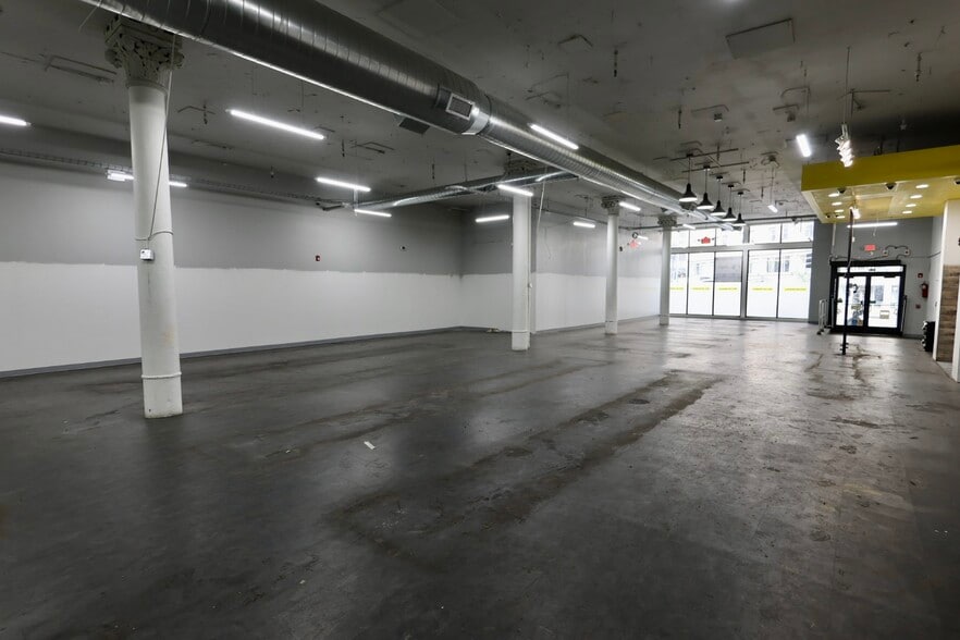 610 Wood St, Pittsburgh, PA for lease - Building Photo - Image 2 of 9