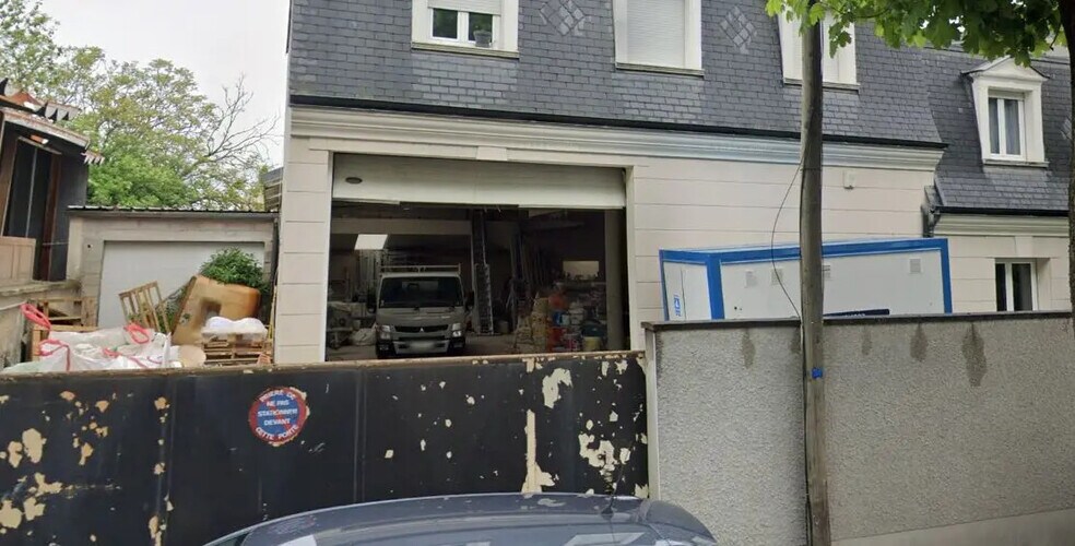 Industrial in Saint-Maur-Des-Fossés for lease - Building Photo - Image 1 of 1