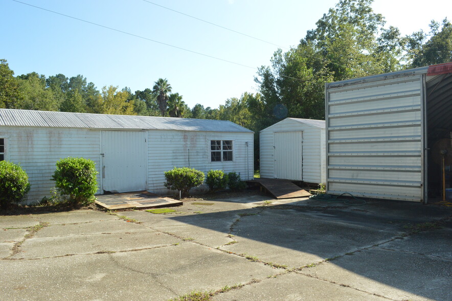 165 Porsche Ln, Crawfordville, FL for lease - Building Photo - Image 1 of 28