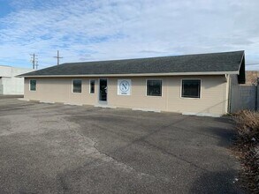 223 W Wine Country Rd, Grandview, WA for lease Building Photo- Image 1 of 6