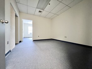 369 Ashford Ave, Dobbs Ferry, NY for lease Interior Photo- Image 2 of 2