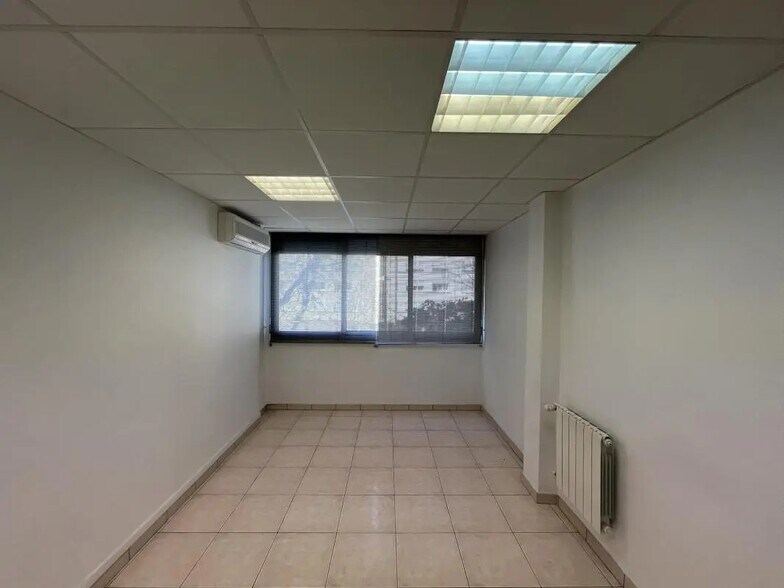 Office in Toulon for lease - Building Photo - Image 2 of 6