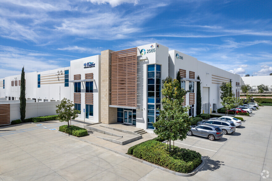 2565 Sampson Ave, Corona, CA for lease - Building Photo - Image 1 of 19