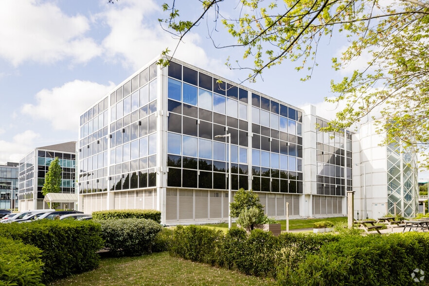 3 Longwalk Rd, Uxbridge for lease - Primary Photo - Image 1 of 2