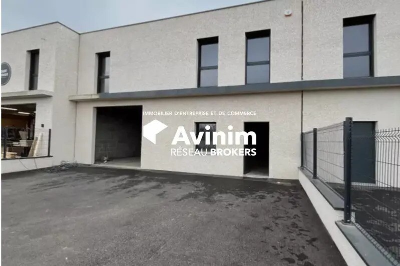 Location Local d'activités 184 m² - Photo 1