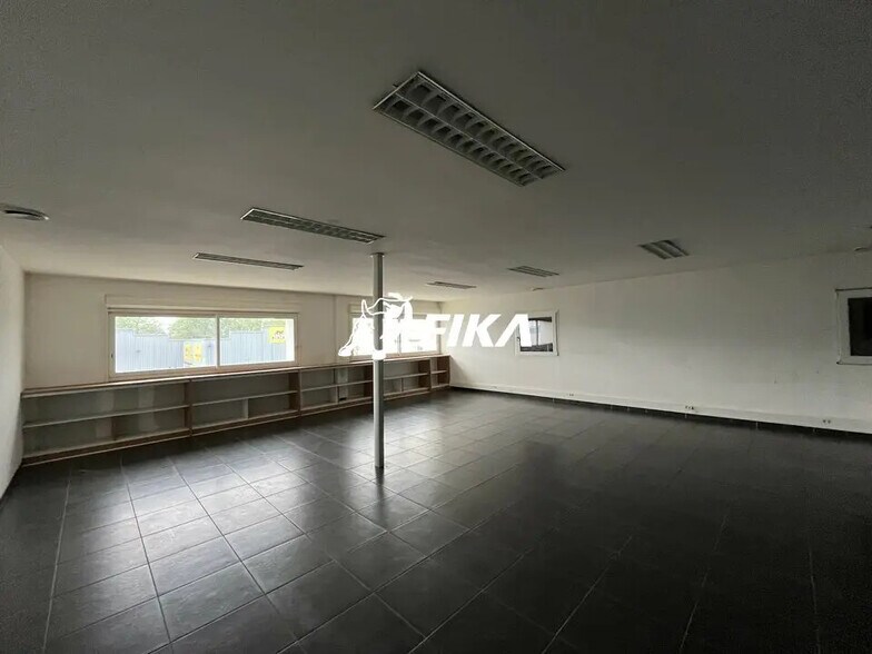 Office in Saint-Alban for lease - Interior Photo - Image 3 of 8