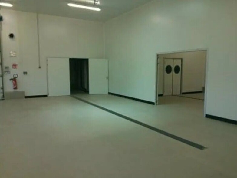 Flex in BRIVE-LA-GAILLARDE for lease - Interior Photo - Image 3 of 3