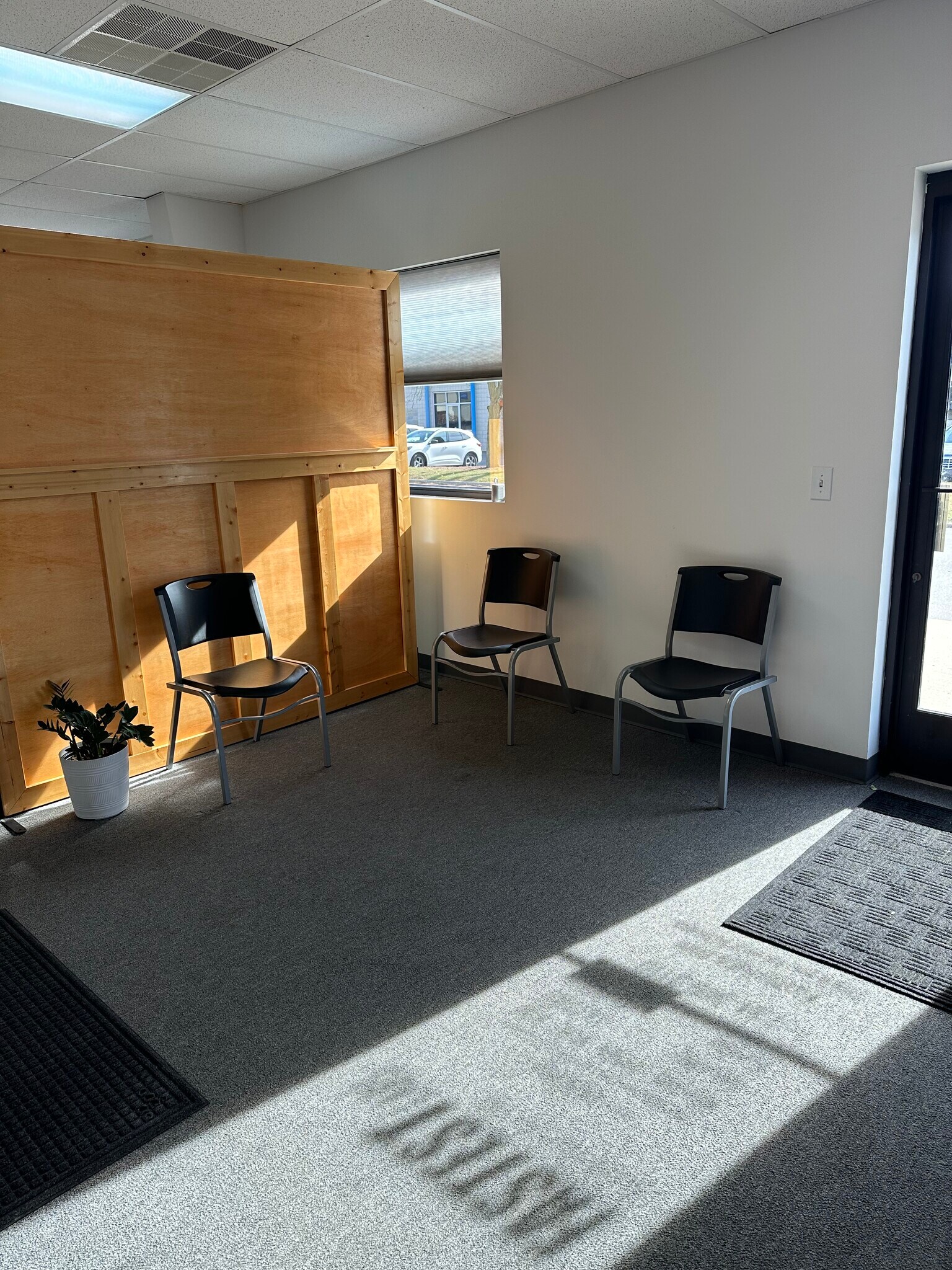 2445 S Industrial Hwy, Ann Arbor, MI for lease Lobby- Image 1 of 5