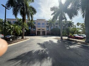 1560 Sawgrass Corporate Pkwy, Sunrise, FL for lease Building Photo- Image 2 of 19