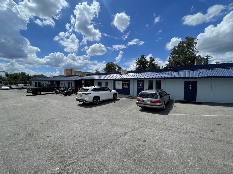 11116 Middle Fiskville Rd, Austin, TX for lease - Building Photo - Image 1 of 3