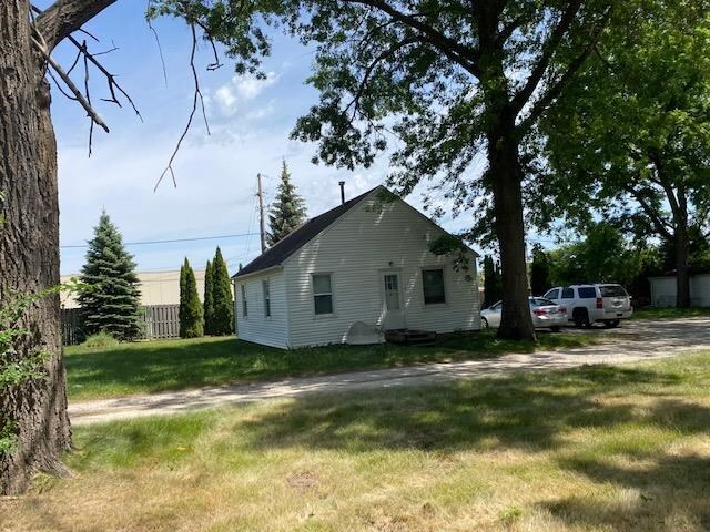 2141 Logan Ave, Waterloo, IA for sale - Primary Photo - Image 1 of 37