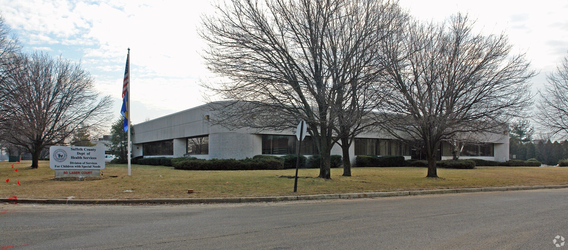 50 Laser Ct, Hauppauge, NY 11788