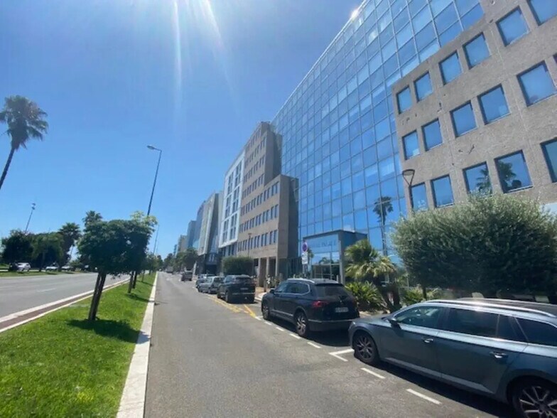 Office in Nice for lease - Building Photo - Image 2 of 16