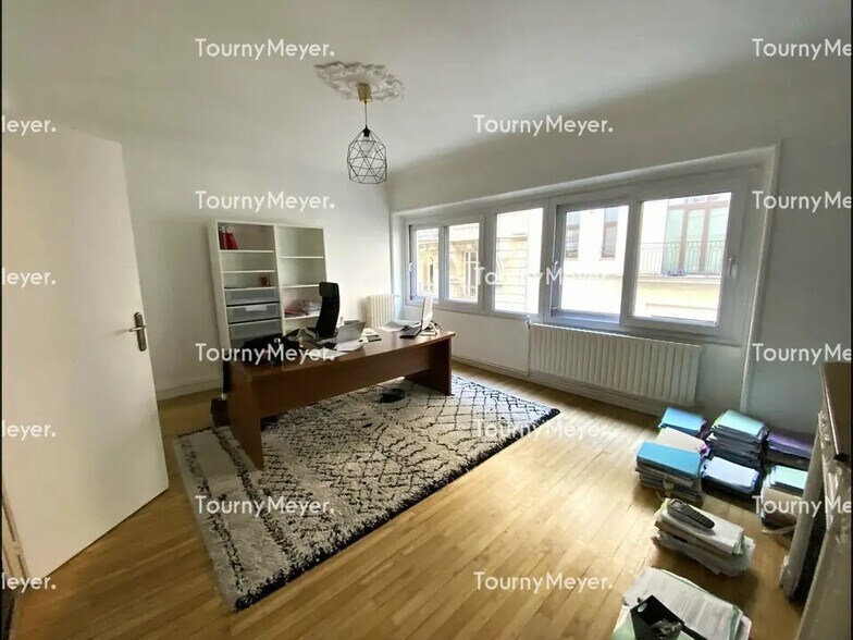 Office in Nantes for lease - Interior Photo - Image 2 of 6