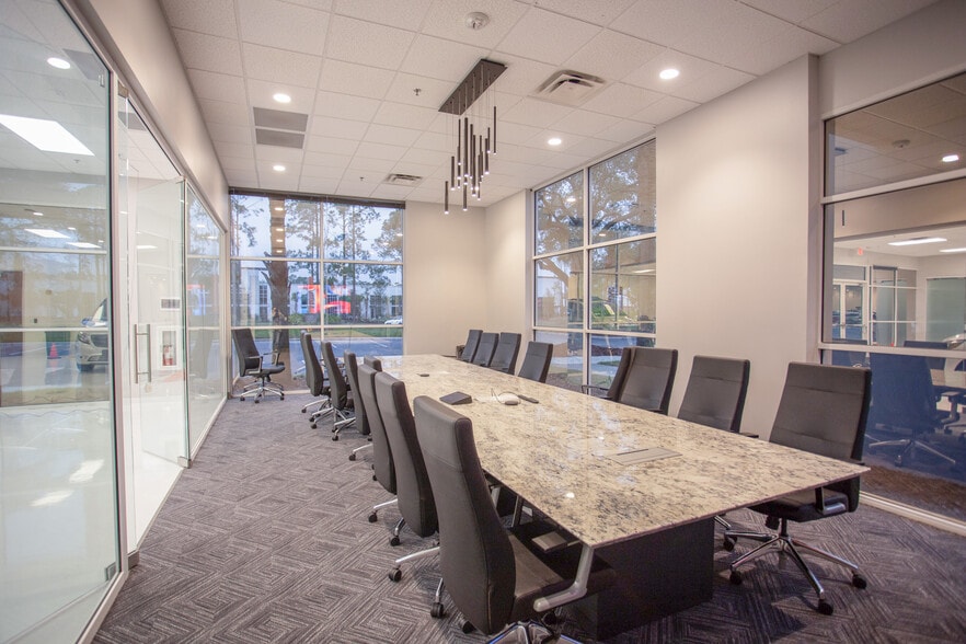 2721 Discovery Dr, Orlando, FL for lease - Interior Photo - Image 2 of 13