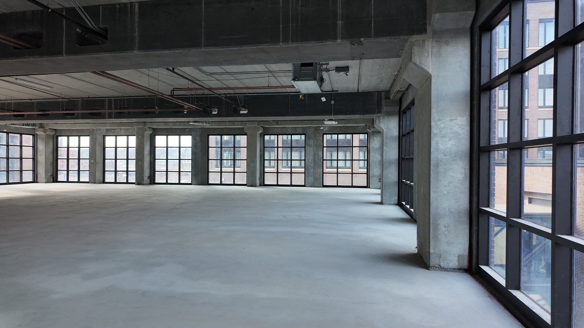 150 E 4th Pl, Sioux Falls, SD for lease Interior Photo- Image 1 of 3