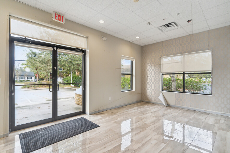 405 Lake Howell Rd, Maitland, FL for lease - Interior Photo - Image 2 of 14