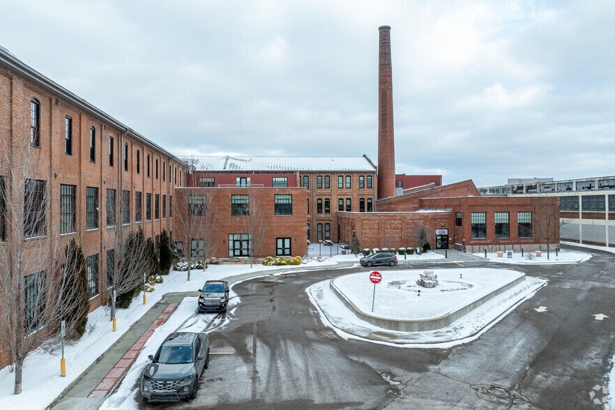 1000 Market Ave, Canton, OH for sale - Building Photo - Image 1 of 1