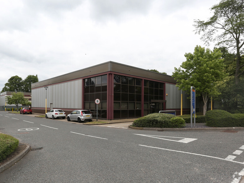 Monkton Park, Farnham for lease - Primary Photo - Image 1 of 3