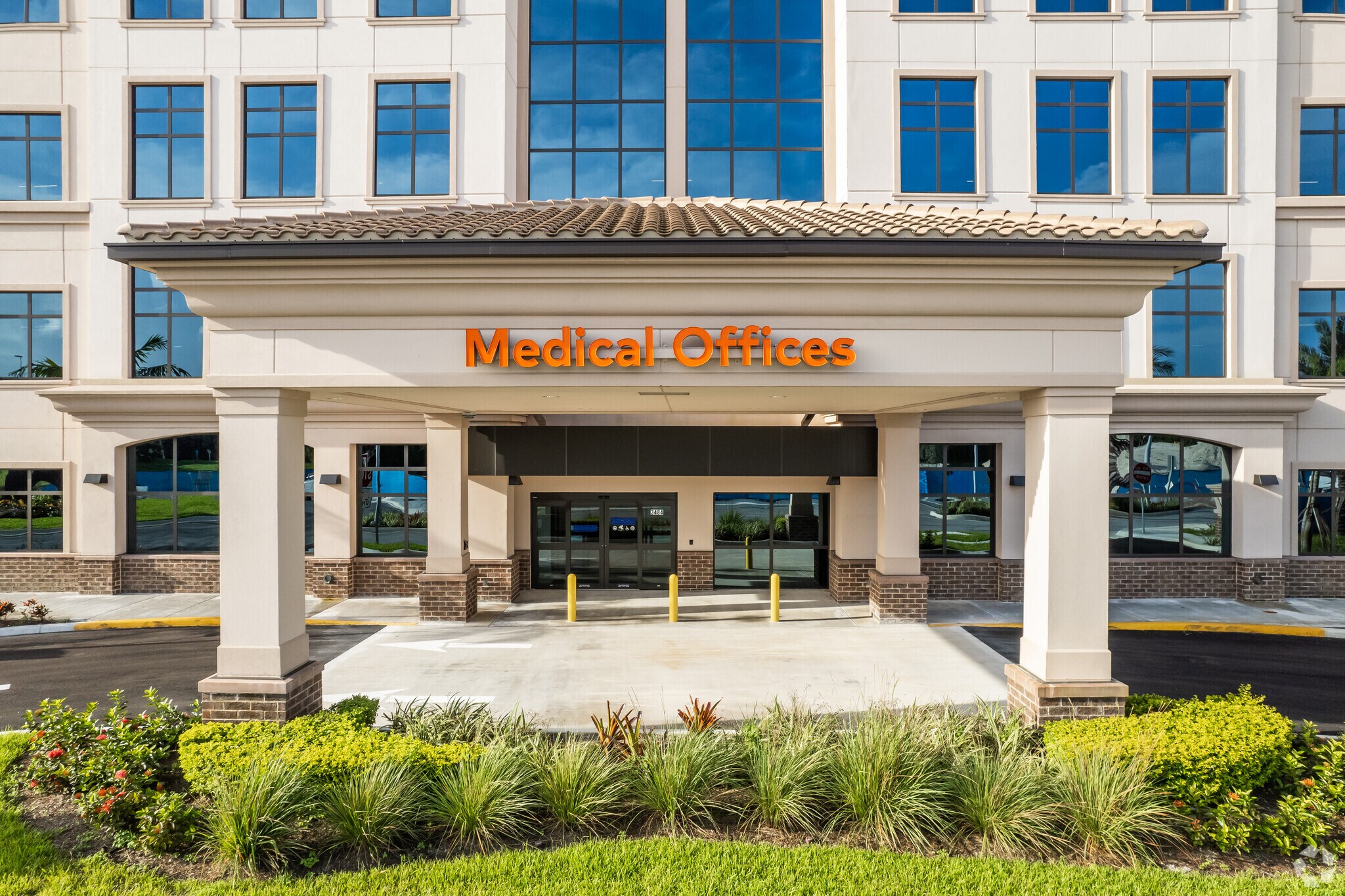 7630 SW 34th Manor, Davie, FL 33328 HCA Florida University Medical