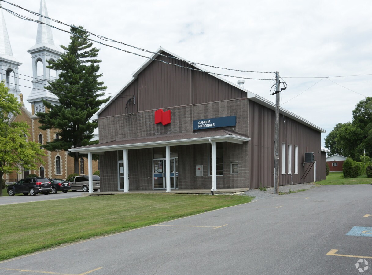 3779 Champlain St, Bourget, ON K0A 1E0