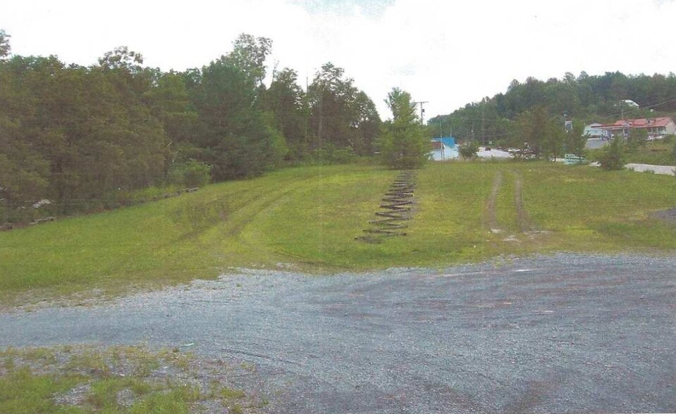 Midland Trl, Hico, WV 25854