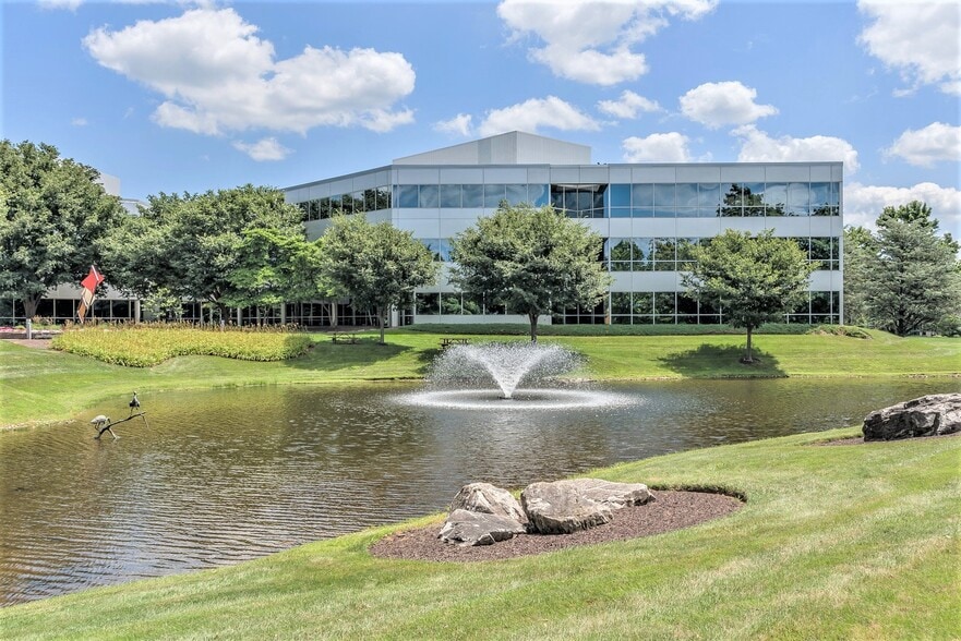 65 Valley Stream Pky, Malvern, PA for lease - Building Photo - Image 2 of 6