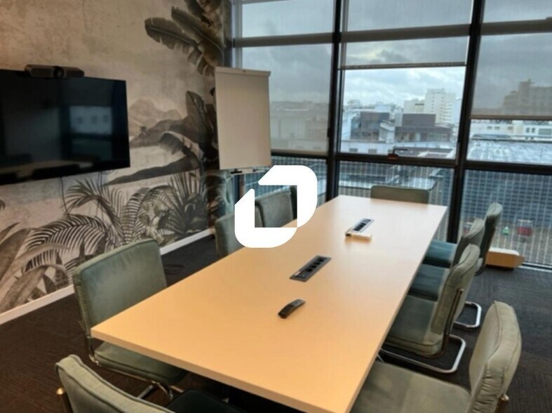 Office in Paris for lease - Building Photo - Image 2 of 4