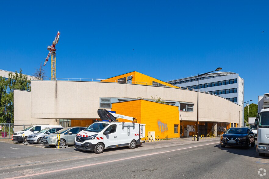 Office in Aubervilliers for lease - Building Photo - Image 2 of 4