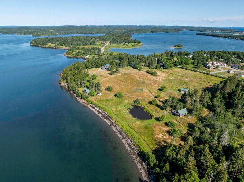 54 Toll Bridge Rd, Eastport, ME for sale - Primary Photo - Image 1 of 40