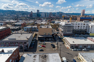 1006 SE Grand Ave, Portland, OR - aerial  map view