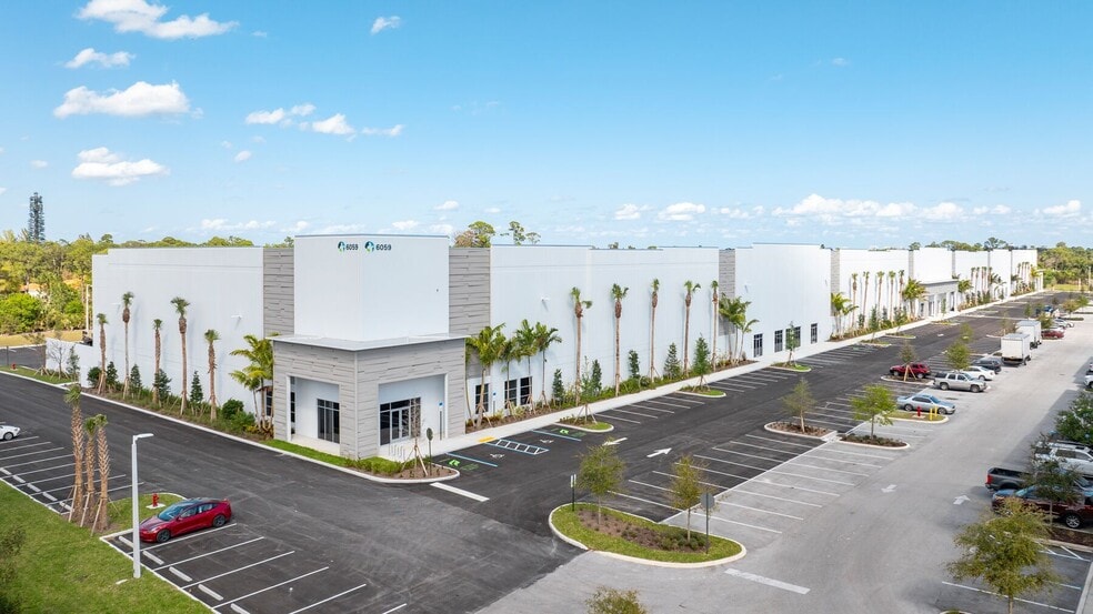 6017 Southern Blvd, West Palm Beach, FL for lease - Building Photo - Image 2 of 8