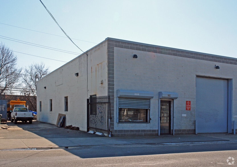 900-902 Long Island Ave, Deer Park, NY for lease - Building Photo - Image 2 of 2
