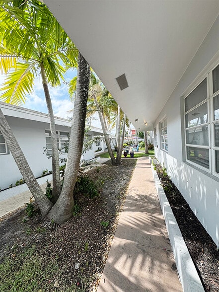1030 N Victoria Park Rd, Fort Lauderdale, FL for sale - Building Photo - Image 3 of 18