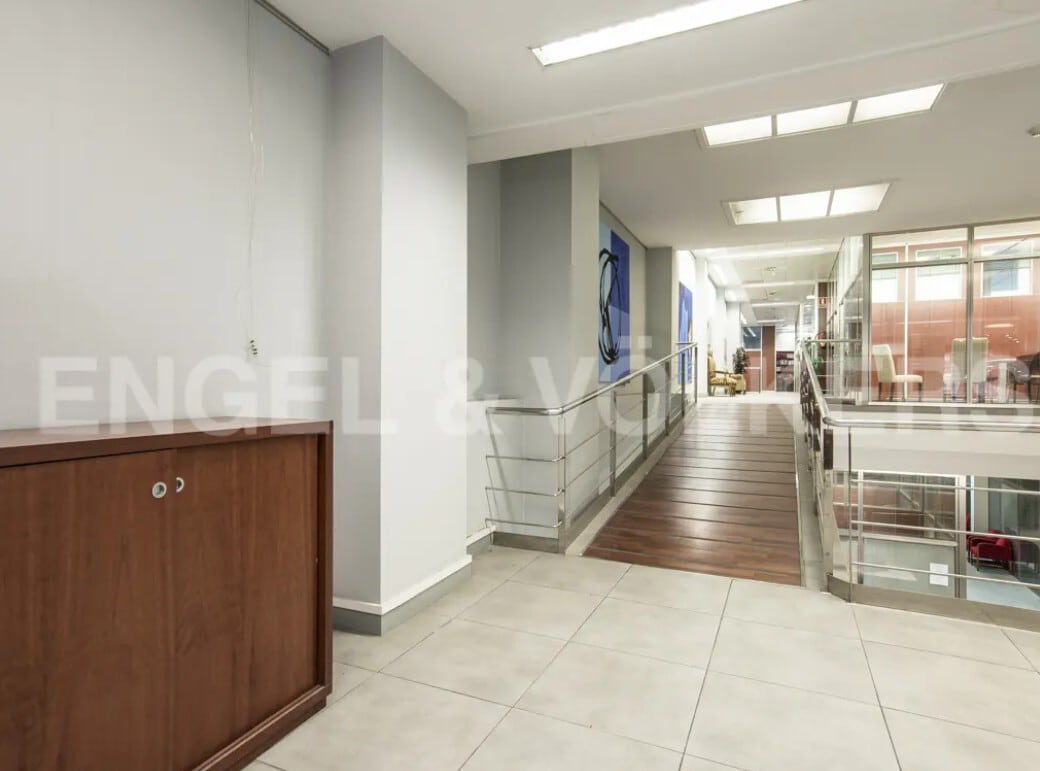 Retail in Barcelona, Barcelona for lease Interior Photo- Image 1 of 5