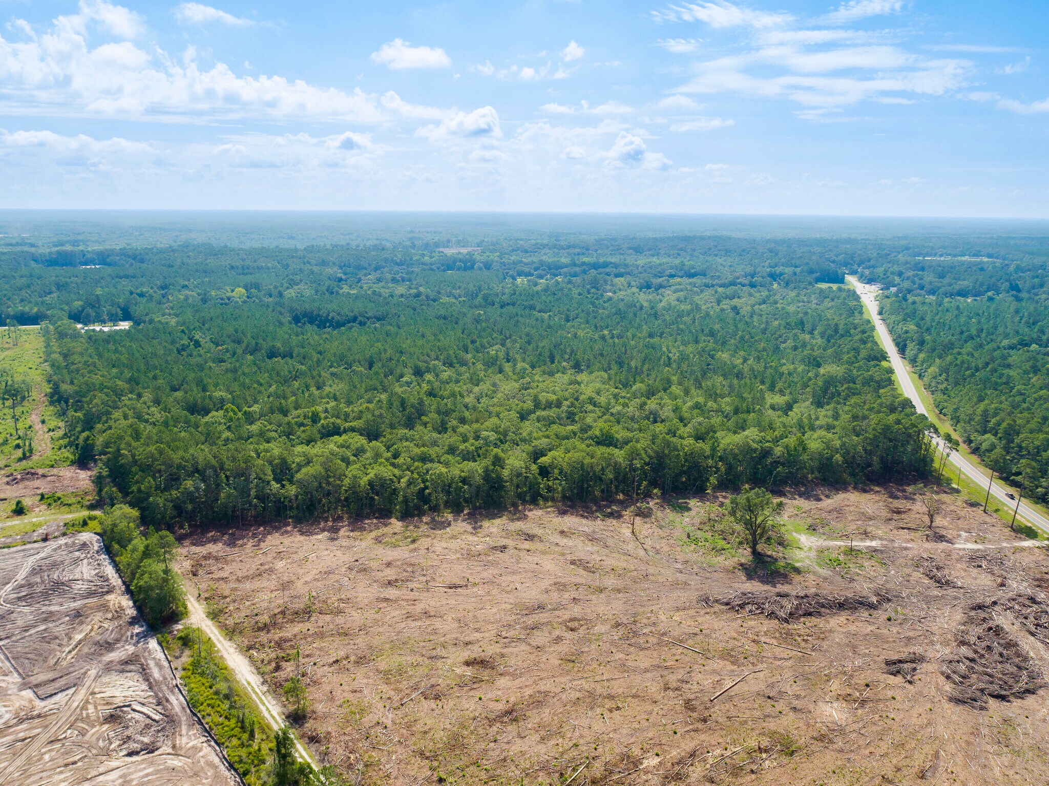 4413 US80, Ellabell, GA 31308 US80 & Hwy 280, 2 miles from Hyundai