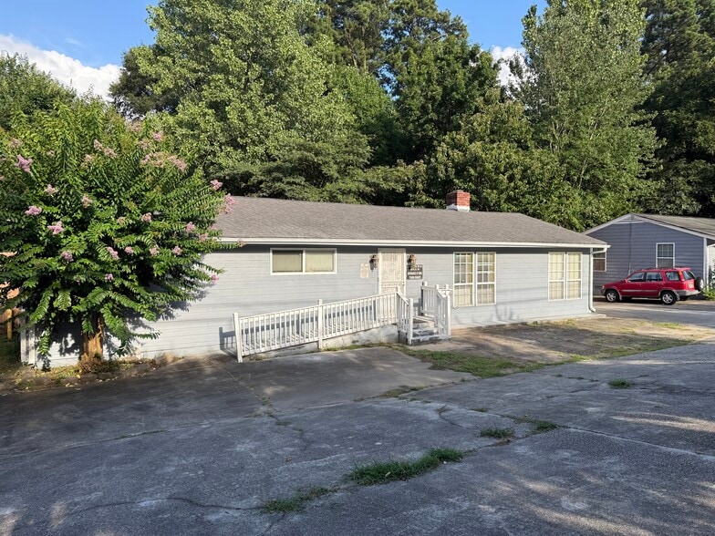 3147 Shallowford Rd, Atlanta, GA for sale - Building Photo - Image 1 of 25