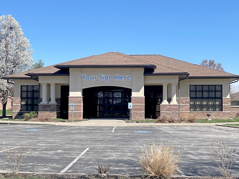 701 NE Lakewood Blvd, Lees Summit, MO 64064