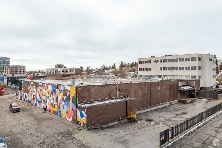 425 Boul Saint-Joseph, Gatineau, QC for lease - Primary Photo - Image 1 of 4